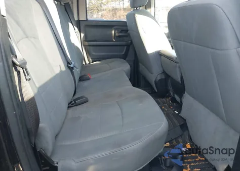 2017 Ram 1500 Express 4X4 6'4 Box z USA, uszkodzony, nr VIN 1C6RR7FT6HS811610